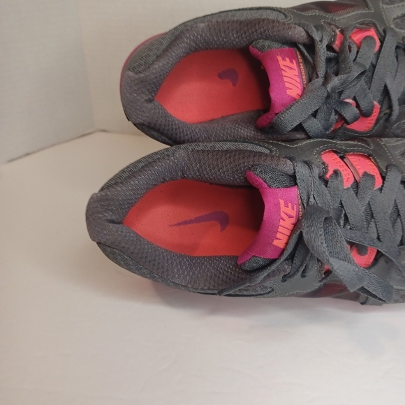 Nike Shoes Women's 9 Dual Fusion ST2 Athletic Low Sneakers 454240-066 Gray‎ Pink - Picture 2 of 7